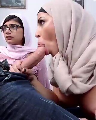 Arab wife sucking dick